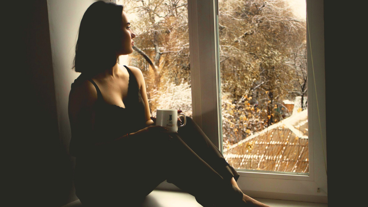 Anxiété sociale : comment se forcer à sortir (sans se détruire)